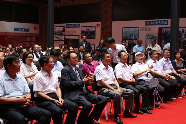 海峽兩岸紀念抗戰勝利70周年美術展在羊城開幕 海峽兩岸紀念抗戰勝利70周年美術展在羊城開幕