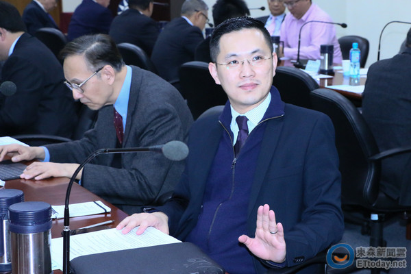 �RӢ���k���Ұl���������