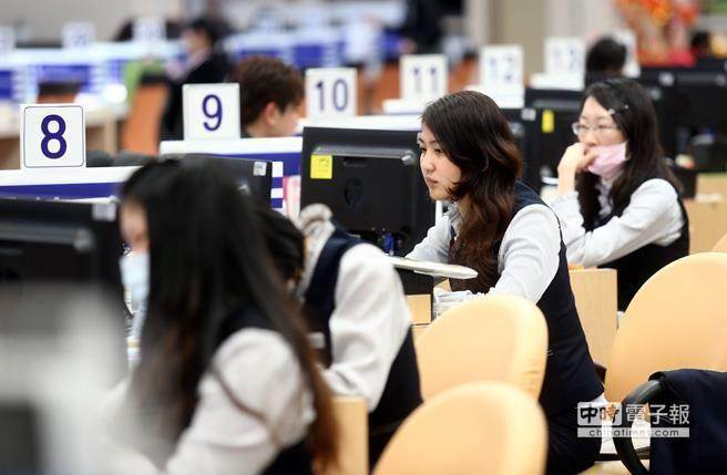 “考試委員”憂:2016“大選”后恐爆公職人員退休潮 “考試委員”憂:2016“大選”后恐爆公職人員退休潮