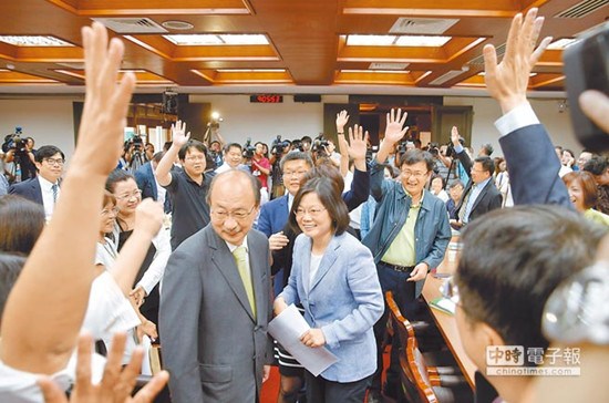 柯建銘陷入“苦戰”蔡英文喊聲助選(圖)