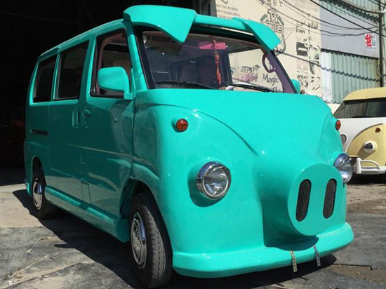 民進黨再出新招胖卡車化身“小豬”出任務(圖)