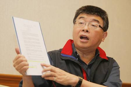 邱毅為“換柱”風波出招 吁國民黨五大佬介入 邱毅為“換柱”風波出招 吁國民黨五大佬介入