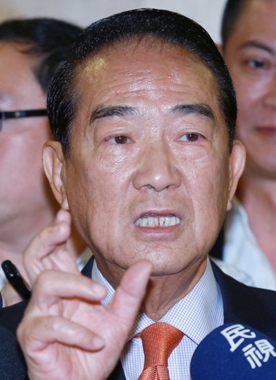 宋楚瑜批"朱洪配"精神錯亂 未來不會與藍(lán)高層私會。(《聯(lián)合報》 陳柏亨攝) 宋楚瑜批"朱洪配"精神錯亂 未來不會與藍(lán)高層私會。(《聯(lián)合報》 陳柏亨攝)