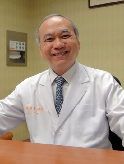 朱立倫曾在醫(yī)界找副手 青睞形象清新的“政治素人” 朱立倫曾在醫(yī)界找副手 青睞形象清新的“政治素人”