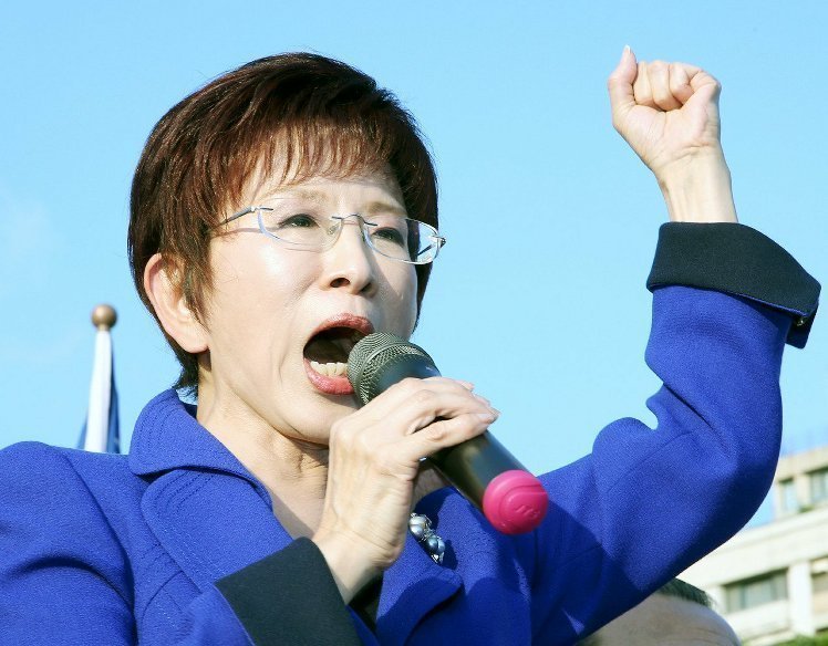 洪秀柱現身拉票 吁將“挺柱”熱情轉給朱立倫 洪秀柱現身拉票 吁將“挺柱”熱情轉給朱立倫