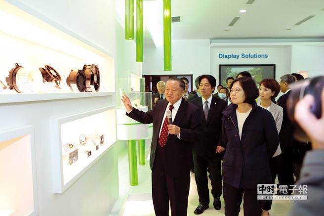 臺(tái)灣電價(jià)10年不漲? 臺(tái)積電創(chuàng)辦人:不要為難蔡英文 臺(tái)灣電價(jià)10年不漲? 臺(tái)積電創(chuàng)辦人:不要為難蔡英文