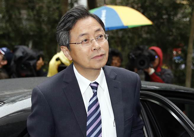 “綠委”再拿黨產(chǎn)說(shuō)事 張善政回嗆:能追的都追了 “綠委”再拿黨產(chǎn)說(shuō)事 張善政回嗆:能追的都追了