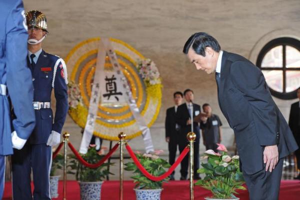 臺灣地區領導人馬英九先前參加祭拜抗日烈士活動 臺灣地區領導人馬英九先前參加祭拜抗日烈士活動