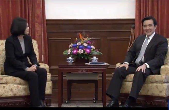 馬英九與蔡英文今日上午在臺北賓館會面 馬英九與蔡英文今日上午在臺北賓館會面