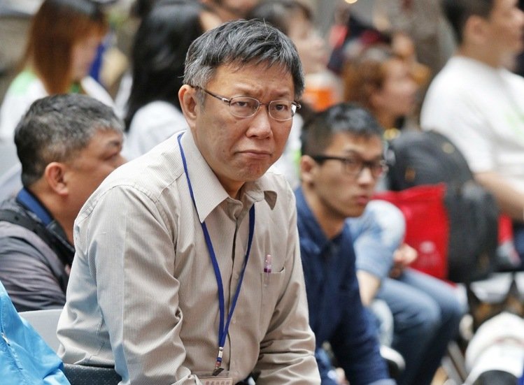 藍綠議員同場大爆發 柯文哲議會質詢不好看 藍綠議員同場大爆發 柯文哲議會質詢不好看