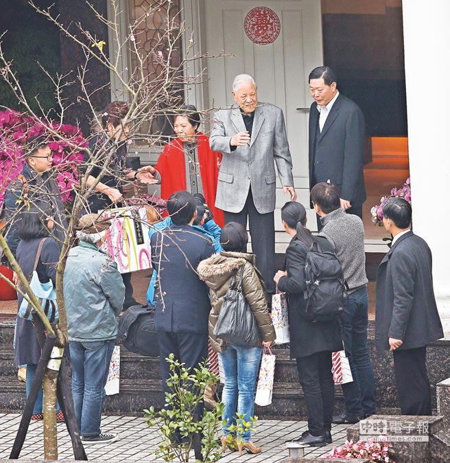 ������x���M��Ӣ�İ�"�ɰ��O(ji��n)���l��" ���M�����h