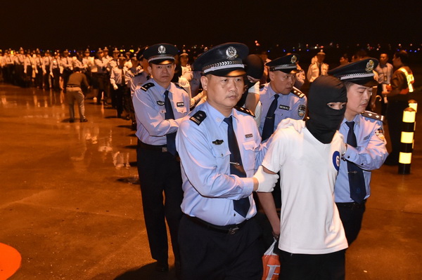 32名臺灣詐騙犯被遣送大陸 島內藍綠陣營態度兩極 32名臺灣詐騙犯被遣送大陸 島內藍綠陣營態度兩極