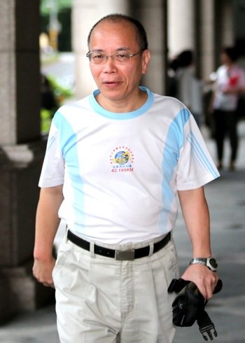 張景森建議百貨公司“午休”省電 網(wǎng)友大批“腦殘” 張景森建議百貨公司“午休”省電 網(wǎng)友大批“腦殘”