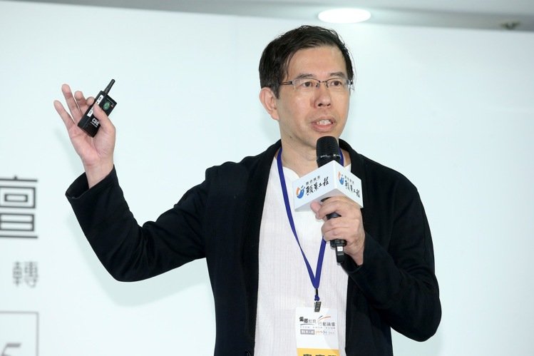 臺當局欲找中小學生審課綱 學者批讓教育“弱智化” 臺當局欲找中小學生審課綱 學者批讓教育“弱智化”