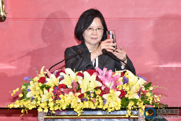 �����u(p��ng)��Ӣ��"�Ŷ����R(sh��)"��B(t��i):��D�_(d��)�Ɍ�(sh��)�|(zh��)"�_(t��i)��(d��)"