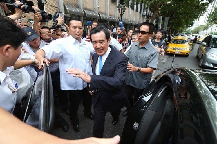 不滿被周玉蔻稱收政治獻金 馬英九親自出庭 不滿被周玉蔻稱收政治獻金 馬英九親自出庭