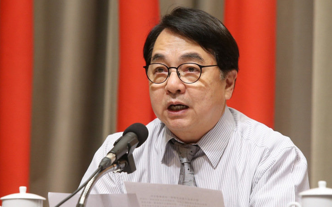 臺“觀光局長”謝謂君因火燒車事故自請處分轉調“航港局長” 臺“觀光局長”謝謂君因火燒車事故自請處分轉調“航港局長”