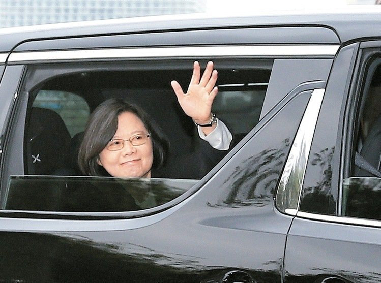 ��Ӣ������܇�����񱊓]��