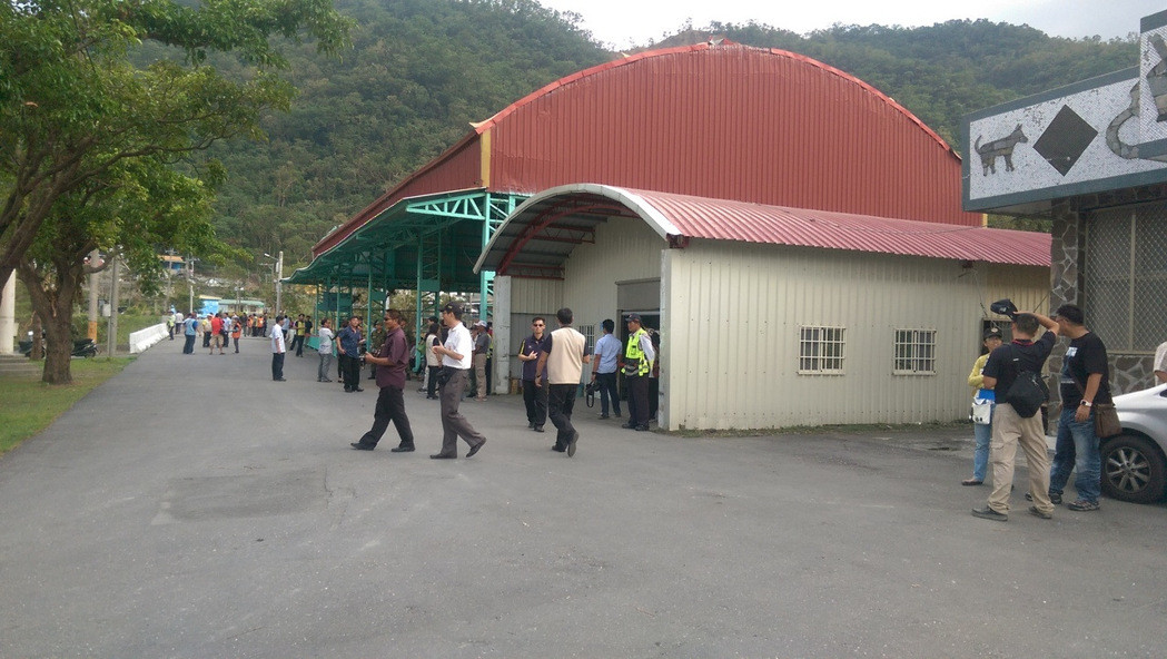 ��Ӣ���_�|���ģ��R·�϶��ǾS�����_���ֹنT