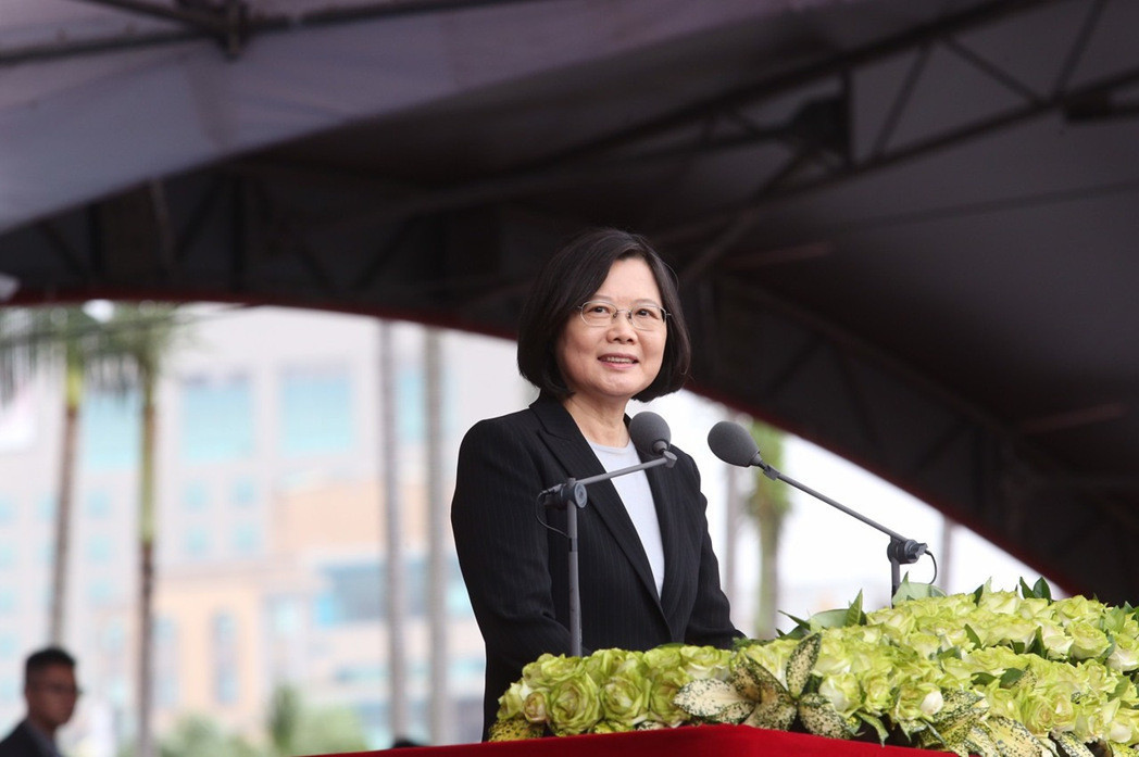 蔡英文演說刻意強(qiáng)調(diào)年輕人 遭批:分化族群 政治操作 蔡英文演說刻意強(qiáng)調(diào)年輕人 遭批:分化族群 政治操作