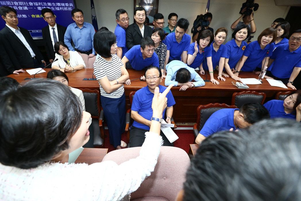 �����h����_�J��һ��һ�ݡ��h�� ��Ұռ��ϯ�_����