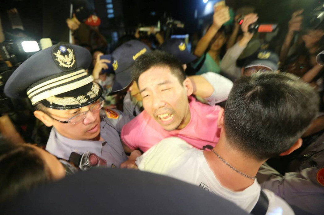 ������Ժ������ͨ�^��һ��һ�ݡ��桰�ڻ����������ݰ��h��䛣����\��ʿ���ȄP̖����ǰ��������Ժ�����h�����Ͽ��h�����_�M������Ժ�����c�����l���ƔD�_ͻ