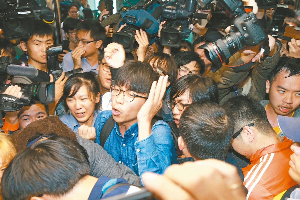 ����F�w���쵽���M�h�����h�������h���ڹ�7��١��򃞄ݾ�����������o���c��Ӣ�Į�����飬�˳���P��δ�팢��Ӱ�S��