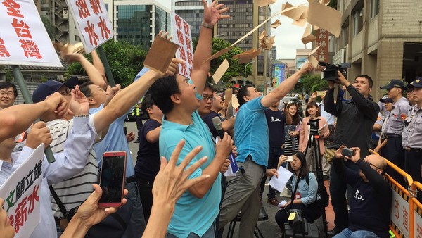 法院指"黨產會"凍產合法性存疑 國民黨4.6億黨產解凍 法院指"黨產會"凍產合法性存疑 國民黨4.6億黨產解凍