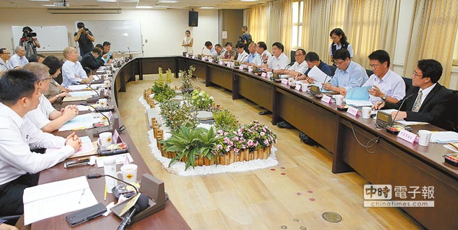 臺北農產運銷公司上月董事會改選3席常務董事 臺北農產運銷公司上月董事會改選3席常務董事