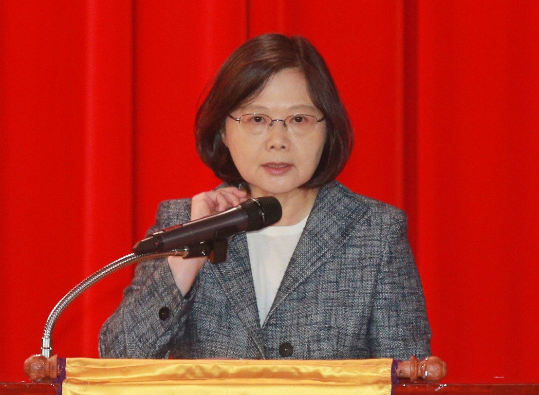 ��Ӣ��14�������ϯ���_��ӣ�ý�wԃ����һ��һ�ݡ����h���l(f��)�ڹ��^ʳ���h�h�}����Ӣ�ě]��푑�