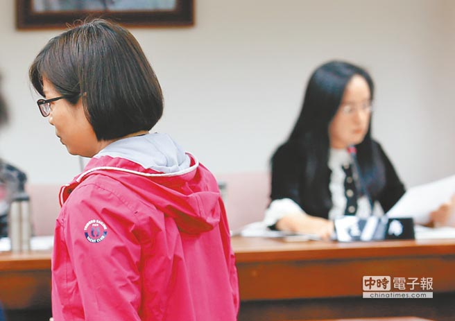 ������Ժ��1���ٶ�ᘌ���һ��һ�ݡ��M�г�Ұ�f�̣�����ί������ң��󣩳ö���ý�w�x�_����M����h�ң��c���֕��h��ͬ�h����ί��ꐬ����ң���ͬİ·