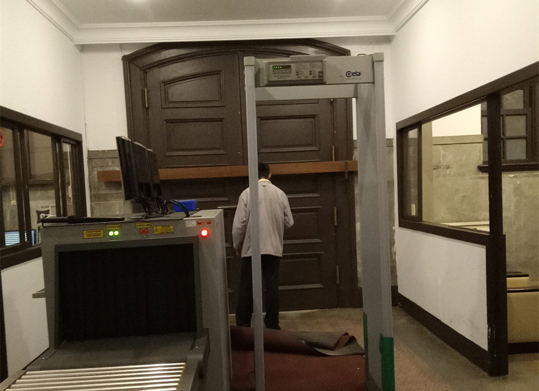 臺灣陳情群眾闖進(jìn)蔡辦 蔡辦閉門上鎖 臺灣陳情群眾闖進(jìn)蔡辦 蔡辦閉門上鎖