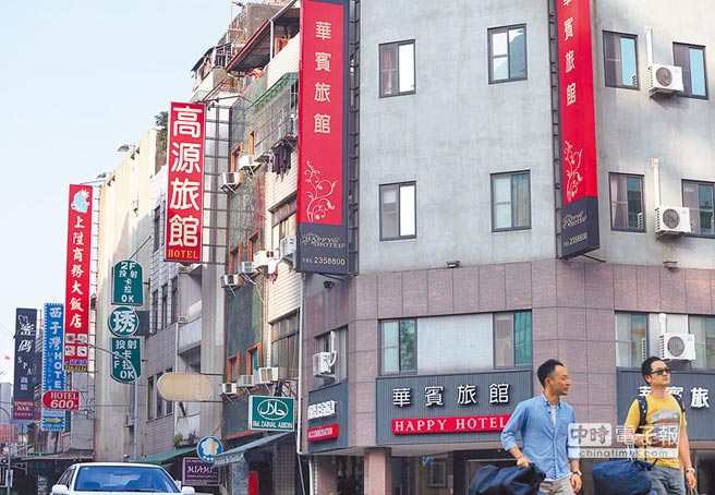 大陸游客減少?zèng)_擊嚴(yán)重 飯店紛紛降價(jià)仍等不到人 大陸游客減少?zèng)_擊嚴(yán)重 飯店紛紛降價(jià)仍等不到人