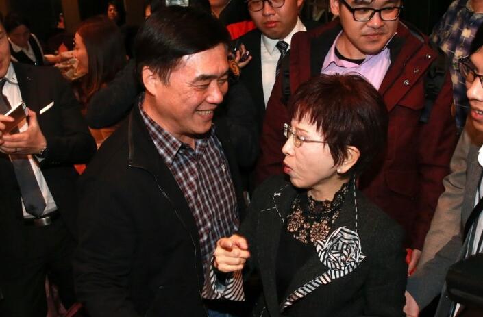 洪秀柱郝龍斌吳敦義詹啟賢同臺 互動熱烈展現團結 洪秀柱郝龍斌吳敦義詹啟賢同臺 互動熱烈展現團結