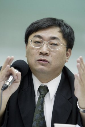 ��Ӣ�Ď͡����ɡ������λ �����h�������{(di��o)��ͬ�،�ȡů