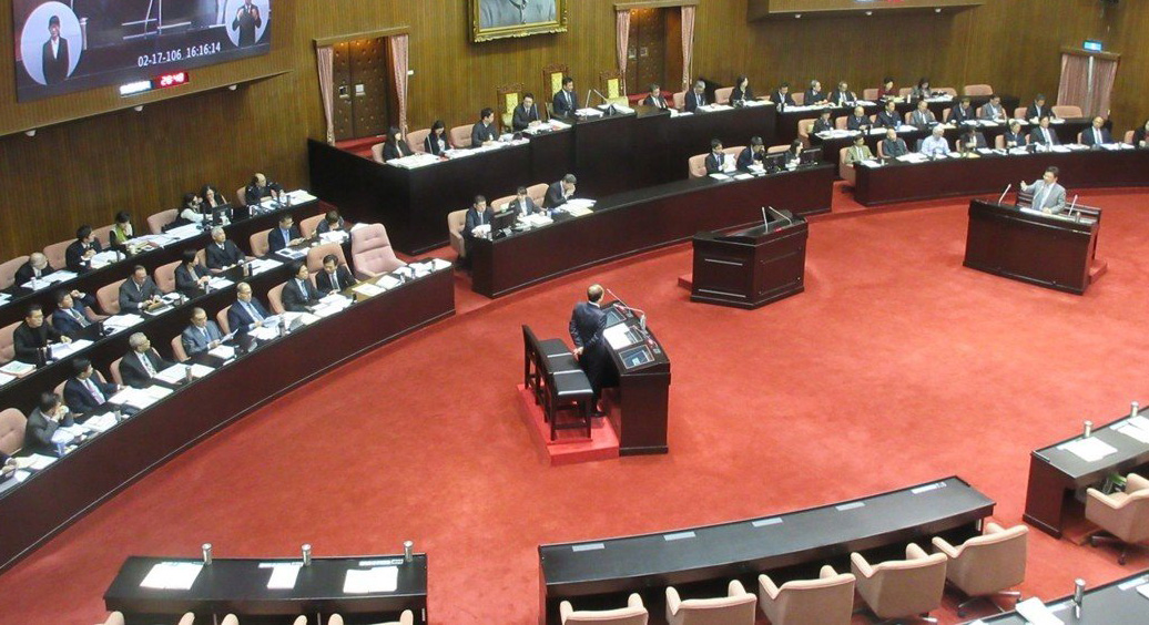 民進黨“立委”李俊俋質詢表示,他從尾牙到現在“一路被罵到臭頭”,歸納臺灣當局有3大缺失 民進黨“立委”李俊俋質詢表示,他從尾牙到現在“一路被罵到臭頭”,歸納臺灣當局有3大缺失