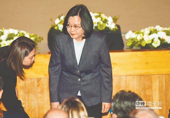 藍營列舉蔡英文民調雪崩5大因素 預言2018成票房毒藥 藍營列舉蔡英文民調雪崩5大因素 預言2018成票房毒藥