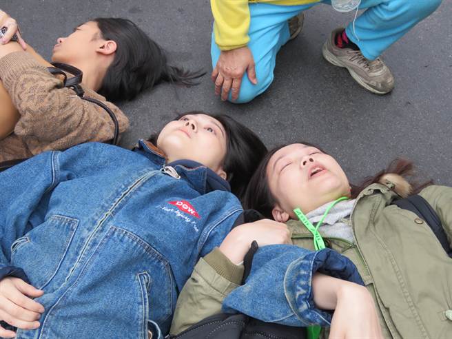 ���_�����������Y��ʯ�~�񲻳����R·����ˣه