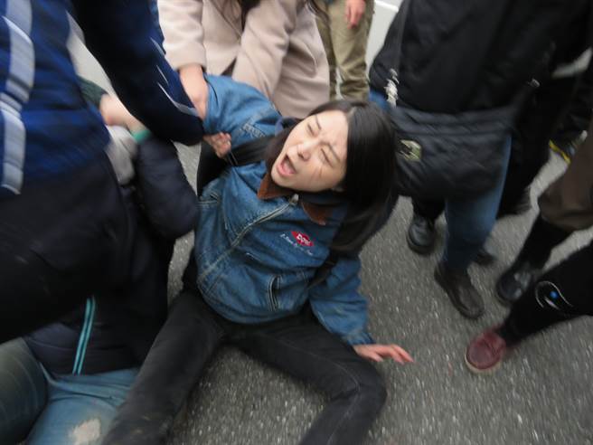 ���_�����������Y��ʯ�~�񲻳����R·����ˣه