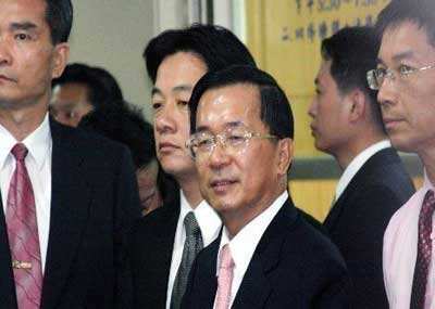 調查顯示:高達54%民眾不滿臺當局打擊貪腐表現 調查顯示:高達54%民眾不滿臺當局打擊貪腐表現