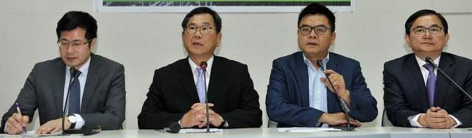 民進黨要管制新聞 網(wǎng)友酸:賊做久了 把誰都當賊 民進黨要管制新聞 網(wǎng)友酸:賊做久了 把誰都當賊