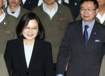 警戒升級? 蔡英文參加活動謝絕敬酒、合照 警戒升級? 蔡英文參加活動謝絕敬酒、合照