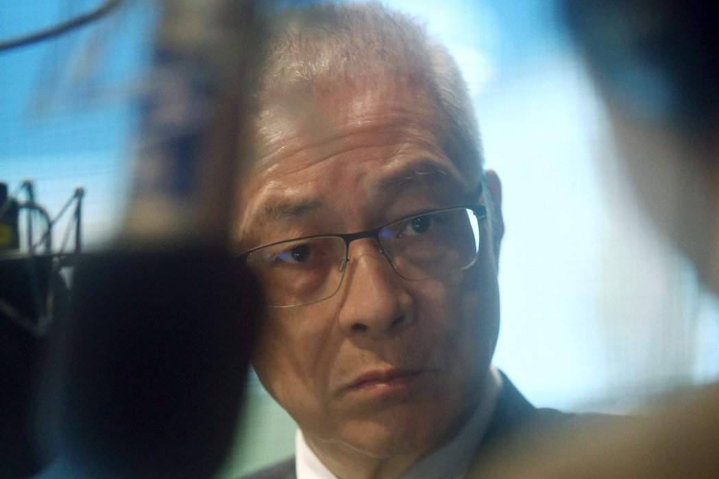 吳敦義回應(yīng)“人頭黨員”問題:就只介紹過一人 吳敦義回應(yīng)“人頭黨員”問題:就只介紹過一人