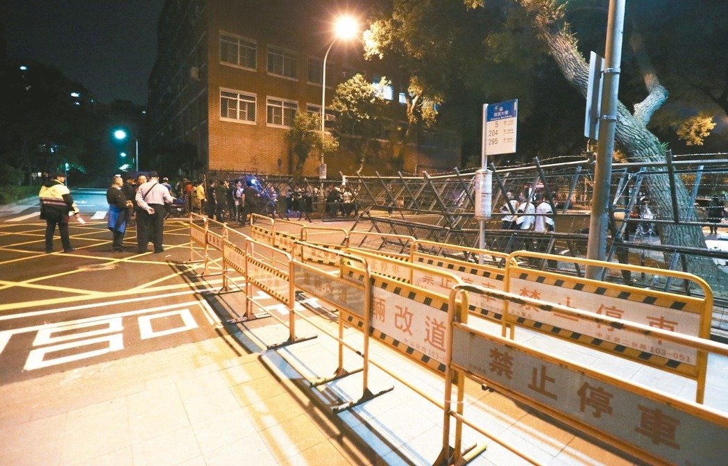 退休警察抗議“遍地開花” 退休警察抗議“遍地開花”