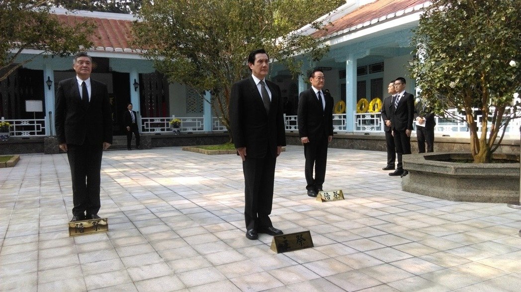 蔣介石逝世42周年 馬英九慈湖謁靈 蔣介石逝世42周年 馬英九慈湖謁靈