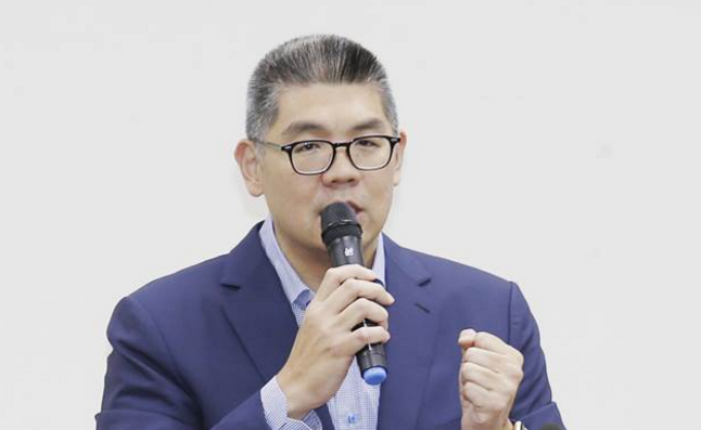 連勝文向國民黨主席參選人提問,盼黨員理性投票。(圖片來源網絡) 連勝文向國民黨主席參選人提問,盼黨員理性投票。(圖片來源網絡)