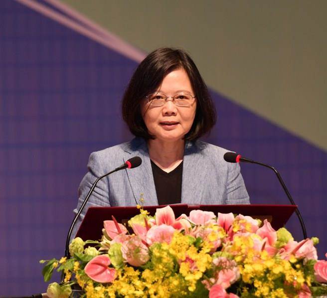 蔡當局稱臺灣經濟正在起飛 網友:是民進黨內經濟吧 蔡當局稱臺灣經濟正在起飛 網友:是民進黨內經濟吧