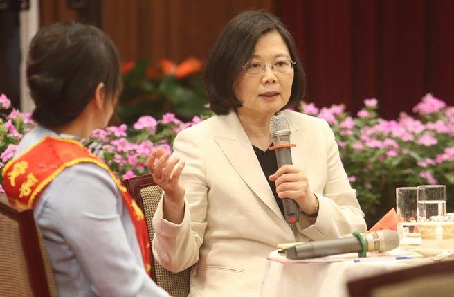 國民黨質(zhì)問蔡英文:人民要多大聲才真的聽得到 國民黨質(zhì)問蔡英文:人民要多大聲才真的聽得到