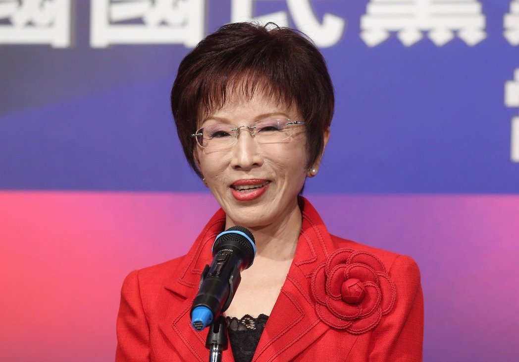 洪秀柱為黨魁戰全力沖刺 打"經國牌"鞏固黃復興選票 洪秀柱為黨魁戰全力沖刺 打"經國牌"鞏固黃復興選票