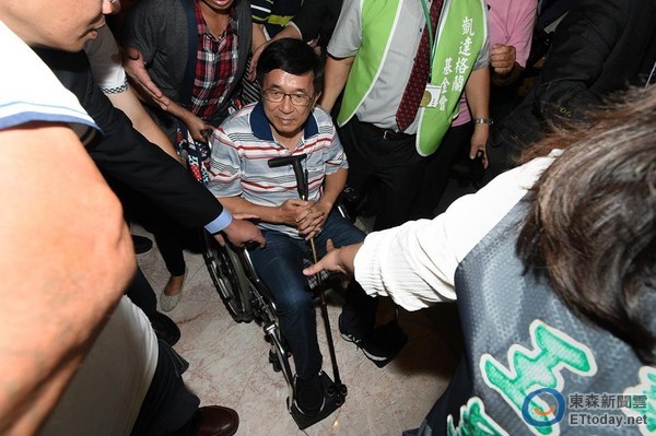 中監警告陳水扁或被抓回監獄 "綠委"竟嗆聲"試試看" 中監警告陳水扁或被抓回監獄 "綠委"竟嗆聲"試試看"